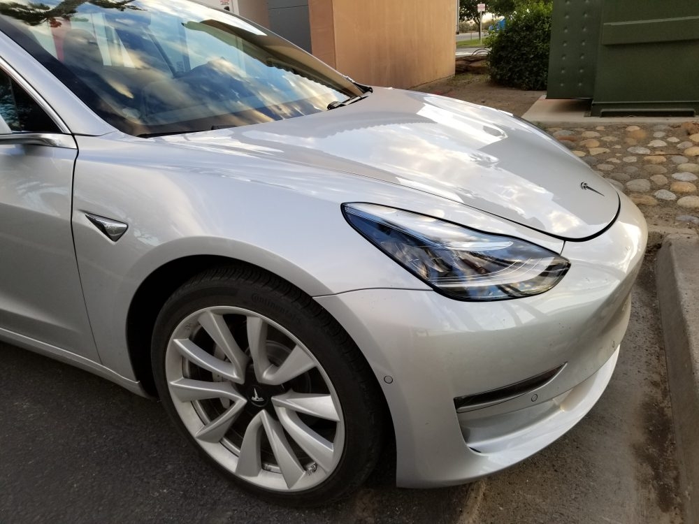 12-niuitj0tesla-model-3-silver.jpg