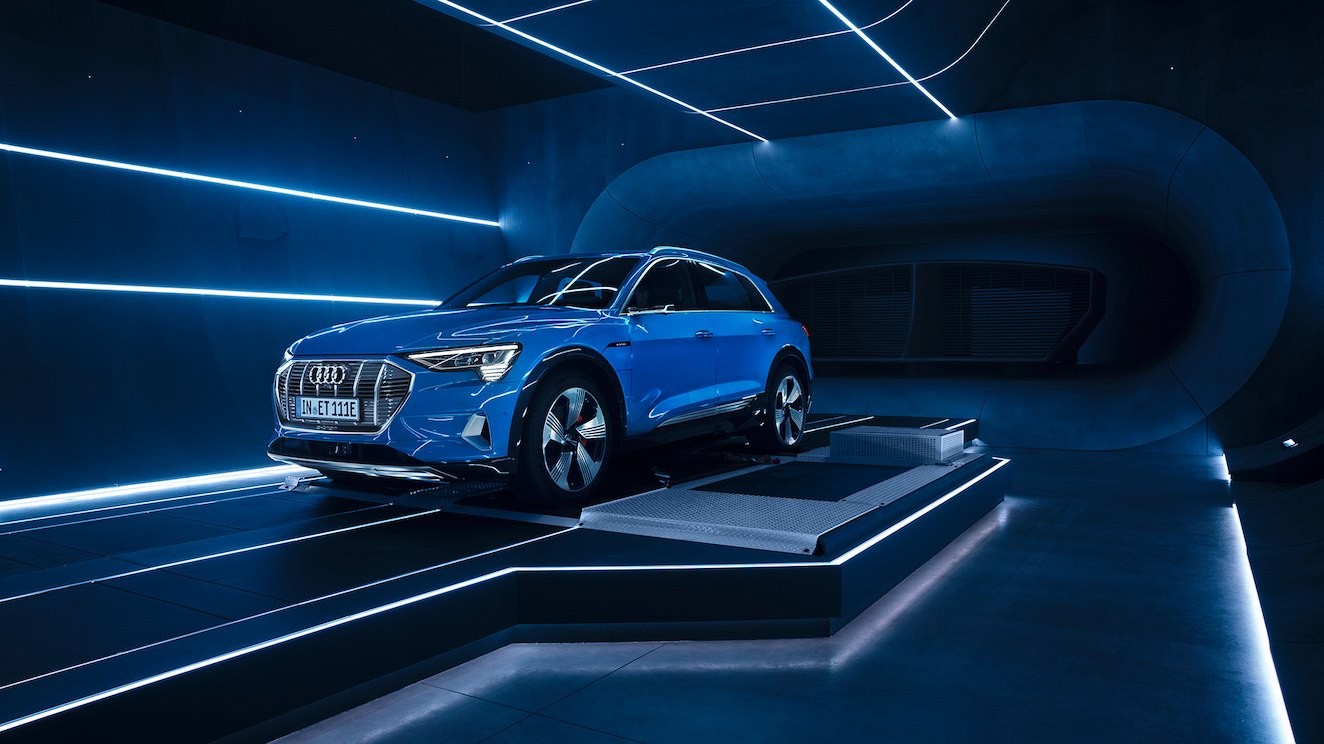 Kliknite na obrázok pre väčšiu verziu  Meno:	1920x1080_MO_04_Audi_e-tron_Reveal_RGB.jpg Videní:	1 Veľkosť:155,8 KB ID:	28235