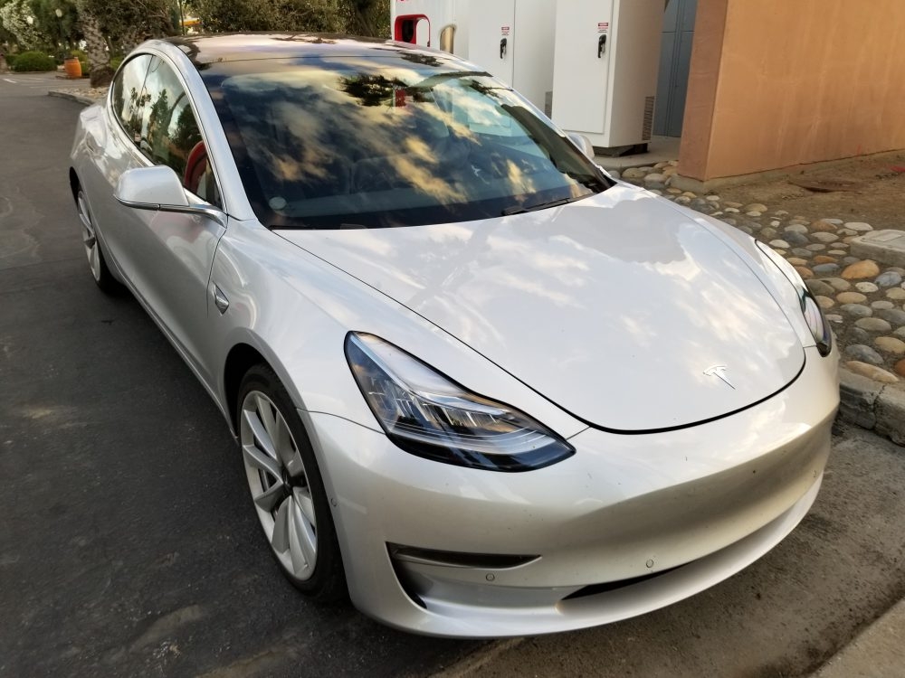 35-lv0bytntesla-model-3-silver.jpg