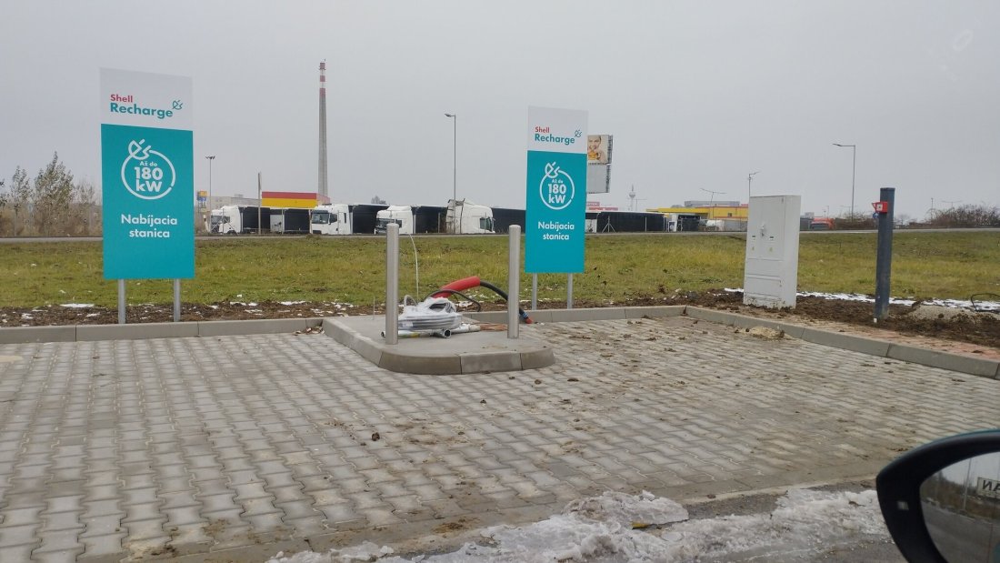 Kliknite na obrázok pre väčšiu verziu  Meno:	shell_trnava.jpg Videní:	0 Veľkosť:117,0 KB ID:	94308