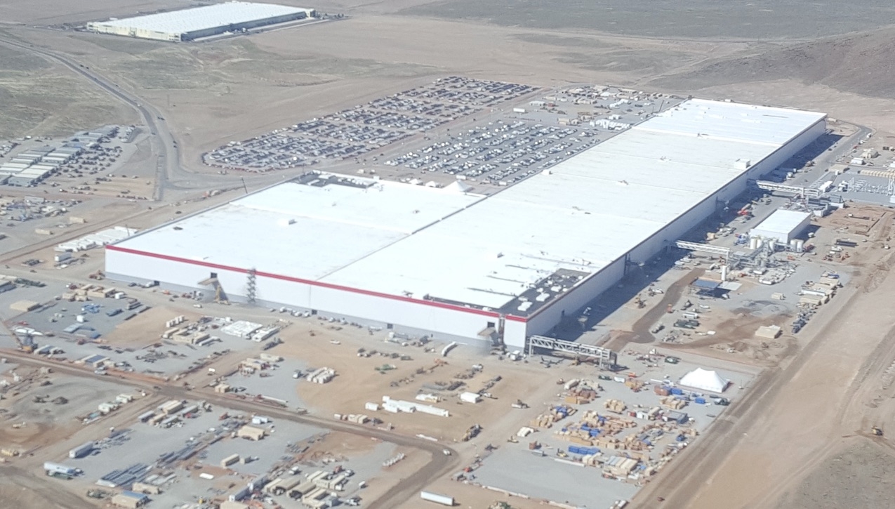 Tesla-Gigafactory-March-2017-teslarati-aerial.jpg