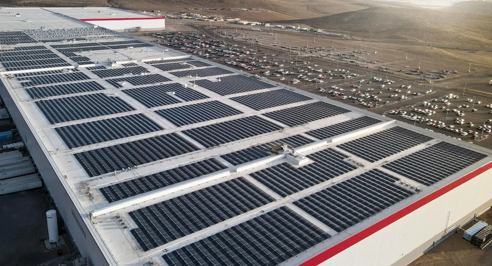tesla-gigafactory-nevada-solar-roof.webp