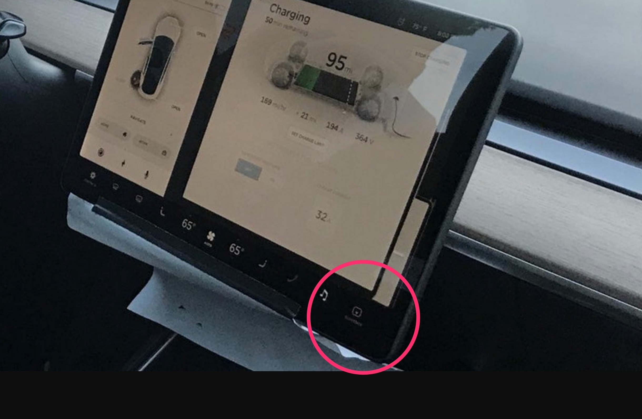 Tesla-Model-3-glove-box-button.jpg