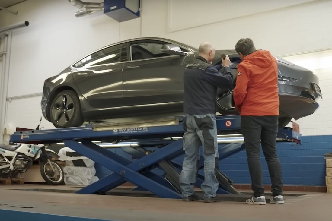 Tesla Model 3 TUV.jpg