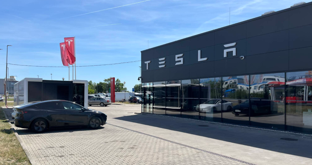 tesla-predajna-ba1.png