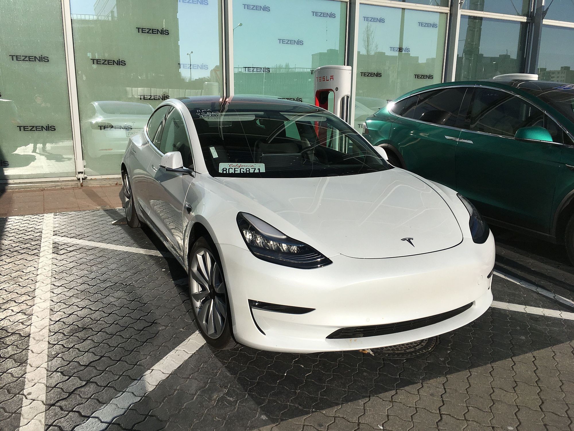 Tesla3-1.JPG