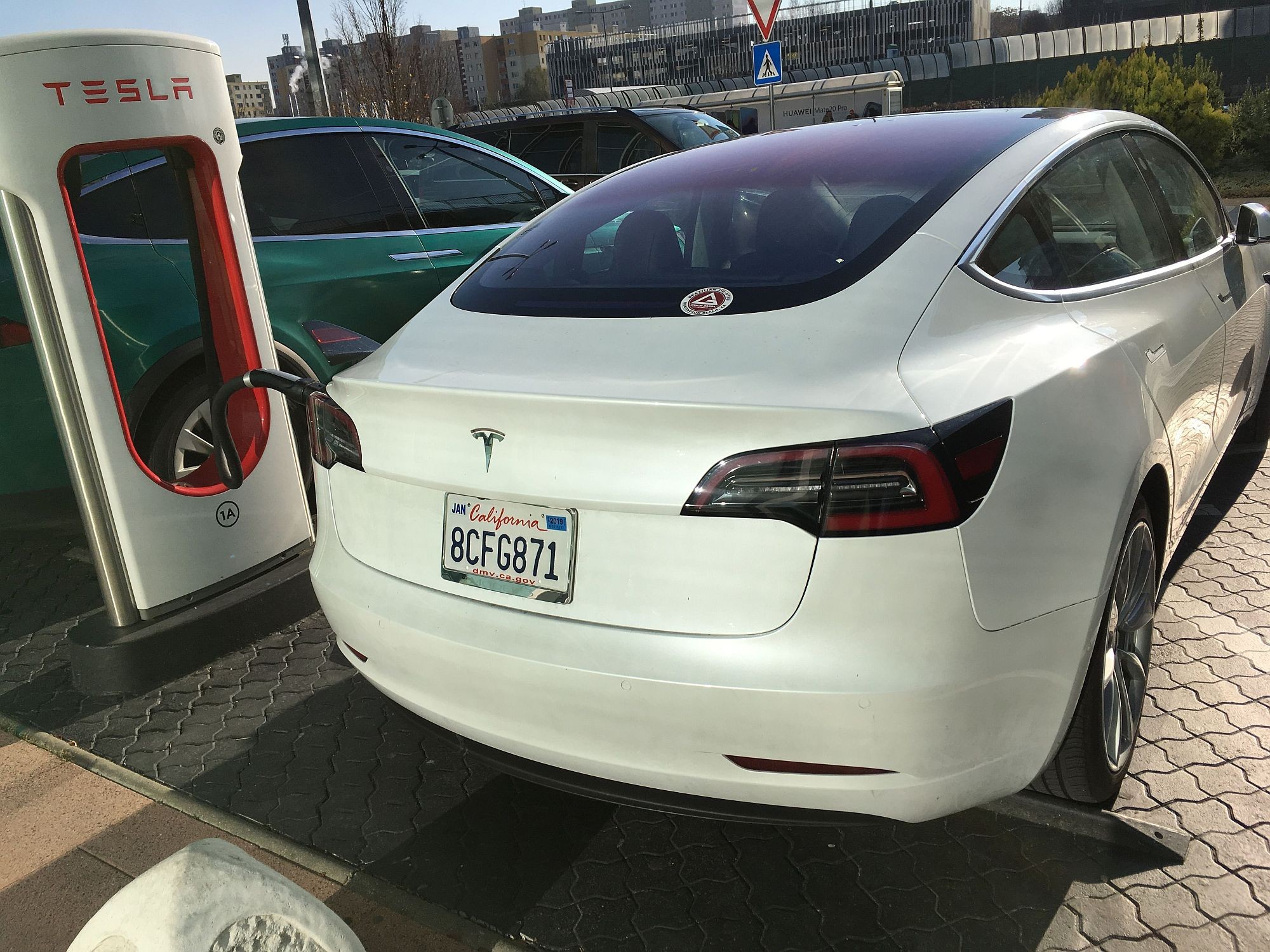 Tesla3-2.JPG