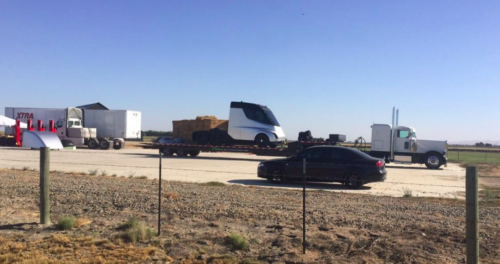 TeslaSemi.png