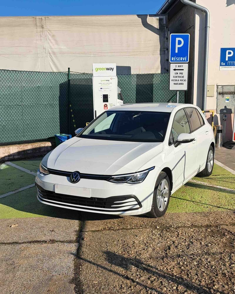 Volkswagen Golf 02.jpg